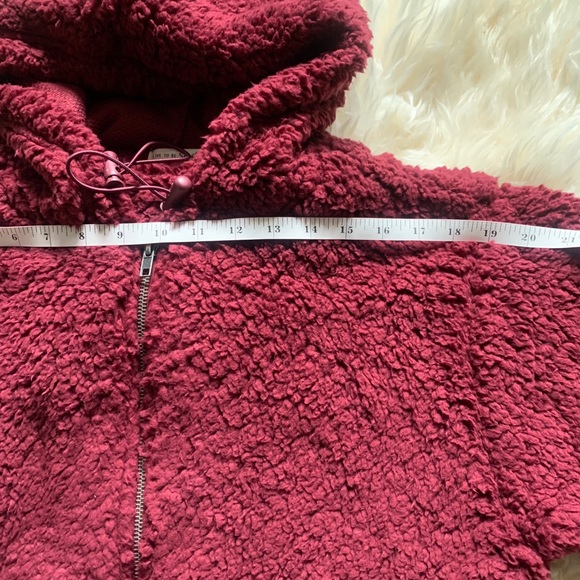 Sherpa Zip Up Sweater in Burgandy - Size M - Picture 8 of 11